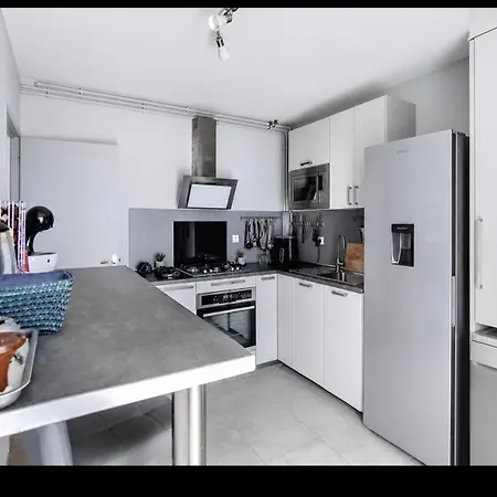 T4 Design Lumineux Climatise Avec Balcon & *