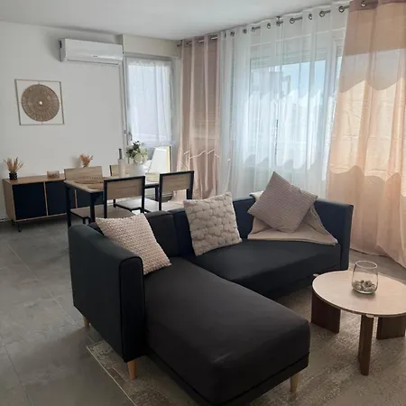 T4 Design Lumineux Climatise Avec Balcon & Apartment