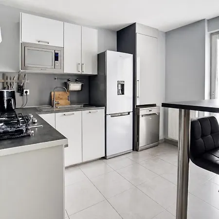 T4 Design Lumineux Climatise Avec Balcon & Apartman