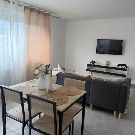 T4 Design Lumineux Climatise Avec Balcon & Apartment *